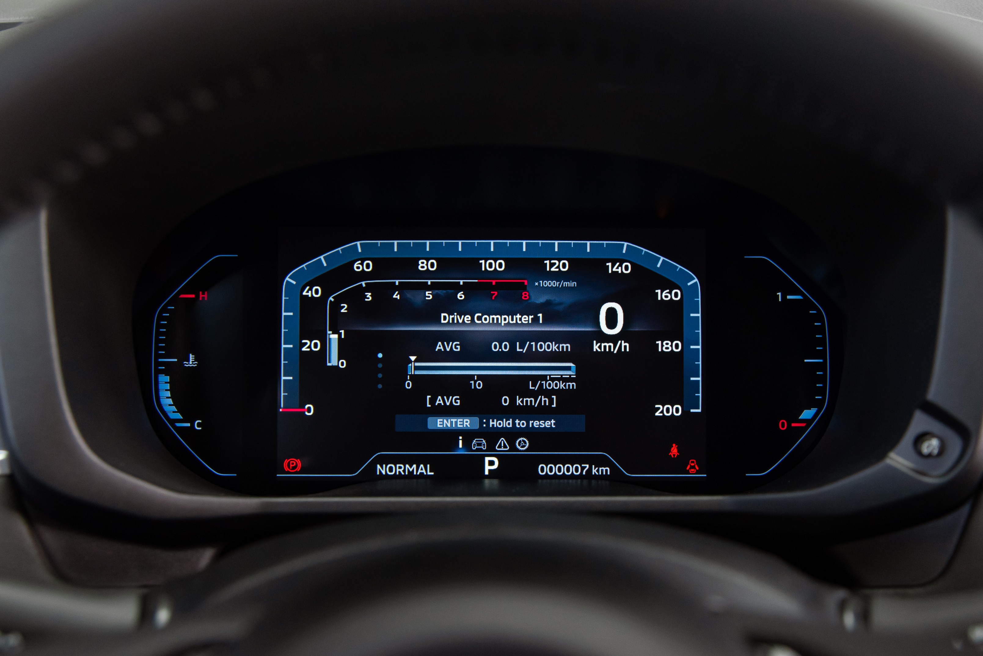 Xpander Cross 2025 (12).jpg