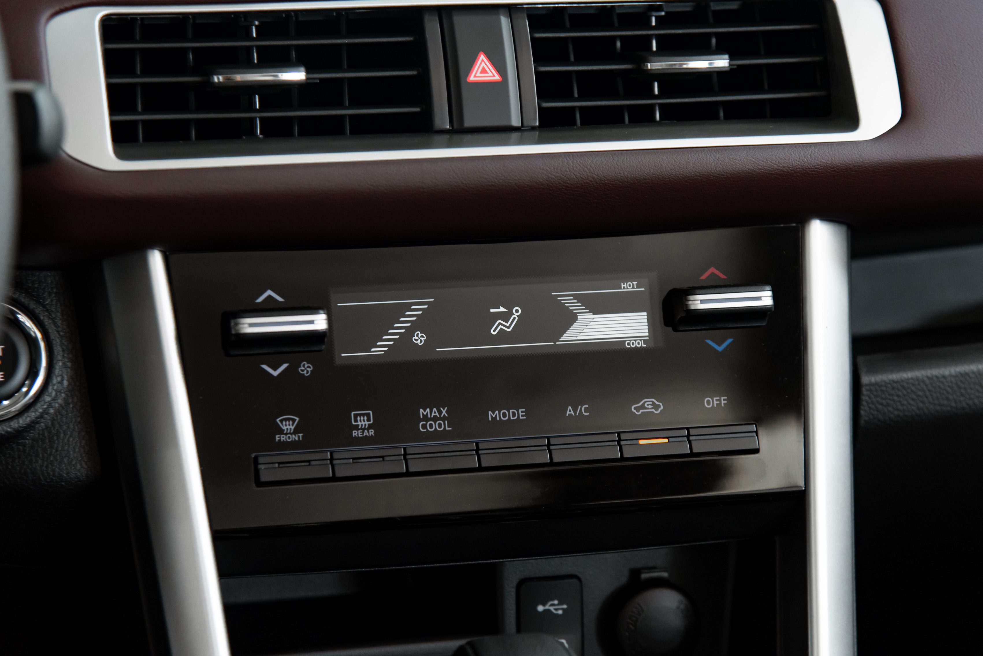 Xpander Cross 2025 (15).jpg